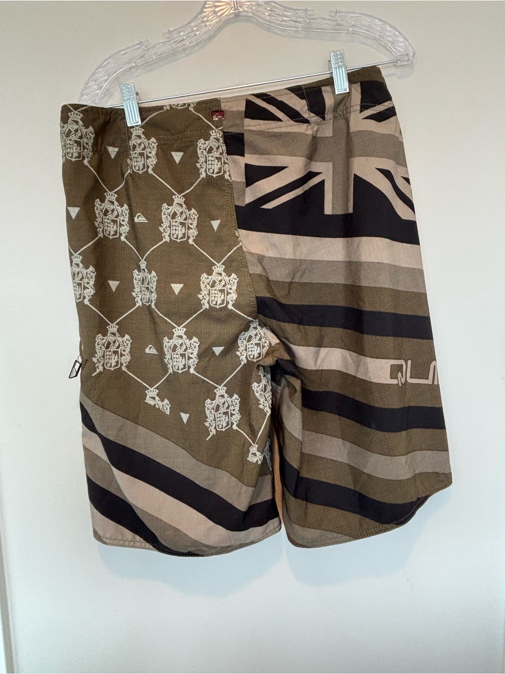 Quiksilver Olive, Beige & Black Striped Board Shorts 🇬🇧 - Picture 2 of 7